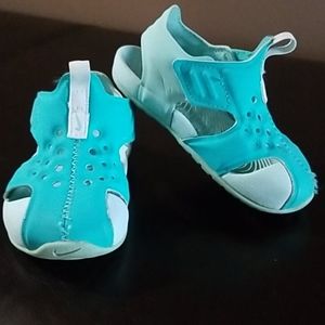 Toddler girls Nike sandals